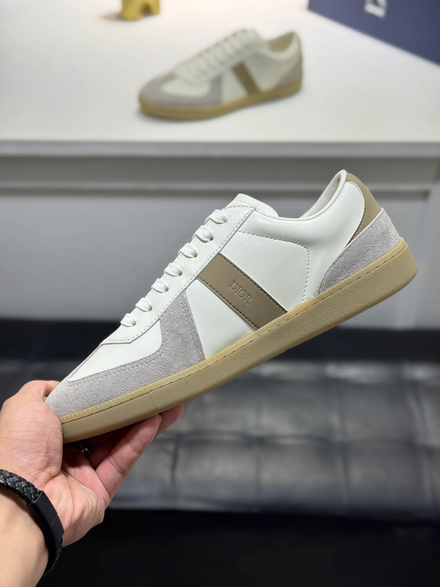 Men's Men's Shoes💰380【New Style】🎠🎠Dior🔍Top Purchasing Agency🇮🇹Di's hot style super popular sneakers are synchronized with the new product counters. The uppers are original Italian imported cowhide, the logo graphics are perfectly reproduced with complex craftsmanship necessary for fashionistas, and the imported soft sheepskin lining is Sole: The original sole is specially provided by the original factory. The exclusive movable molded sole is super comfortable. The original factory follows the order. 🔍🔍Multiple colors are available. You can enter and exit the counter at will. Welcome to compare. A must-have for trendy men. Code number: 38-44 (45 customized